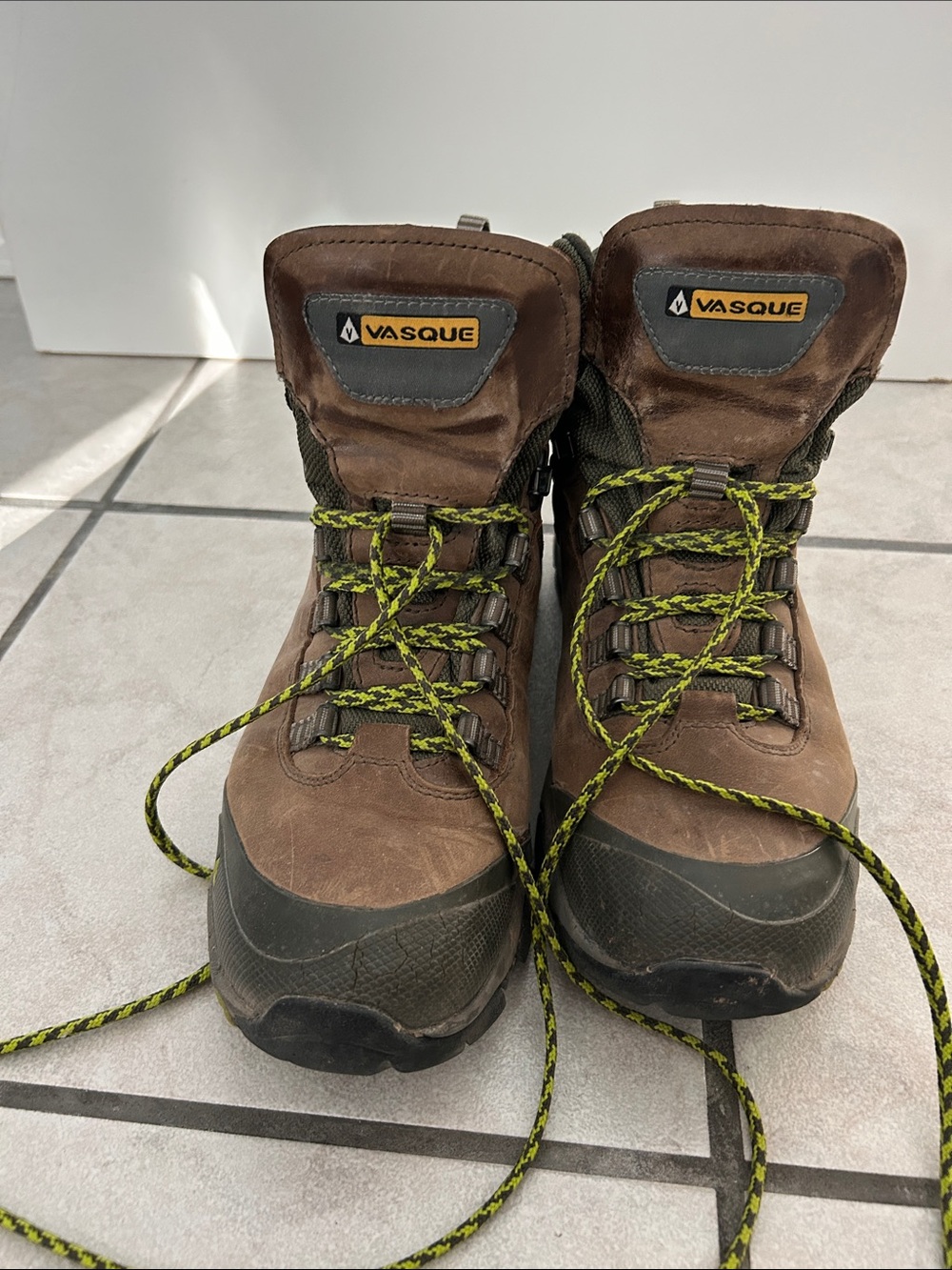 Vasque women’s 9.5 leather Gore-Tex Hiking Boots